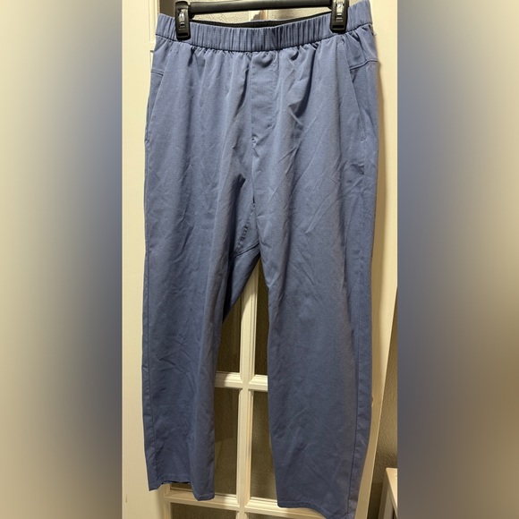 Lululemon ABC WovenAir Pull-On Pant - Picture 8 of 16